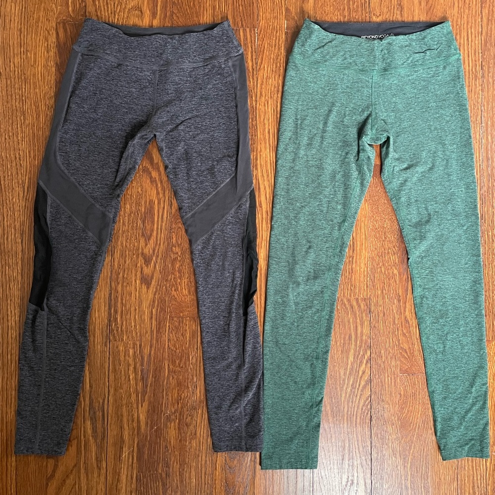 LOT 2 Beyond Yoga leggings medium space dye